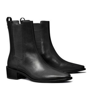 NEW Tory Burch Medallion Plaque 35mm Leather Ankle Boots in Black Sz. 6.5